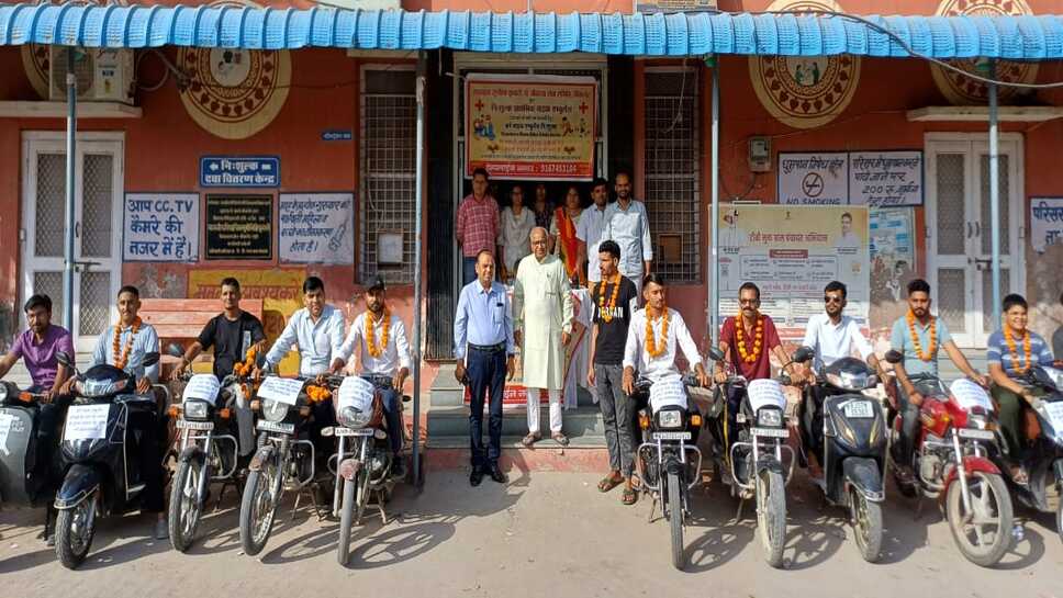 बीकानेर में दीपावली पर पहली बार बाइक एम्बुलेंस सेवा का शुभारंभ, आपातकालीन मदद के लिए 24 घंटे तैनात