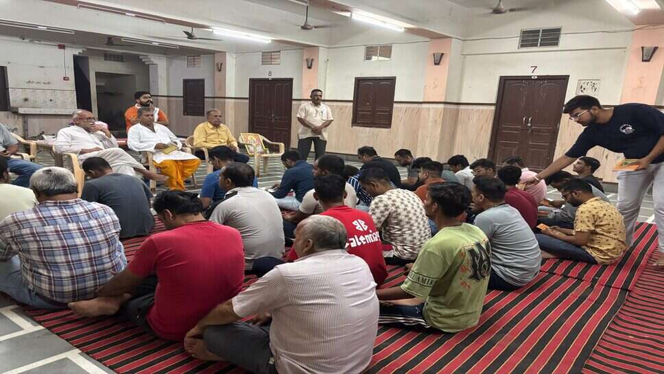 शाकद्वीपीय वेद पाठी ब्राह्मण संघ के तत्वाधान में शिव शक्ति सदन में संध्या प्रशिक्षण शिविर का हुआ शुभारंभ