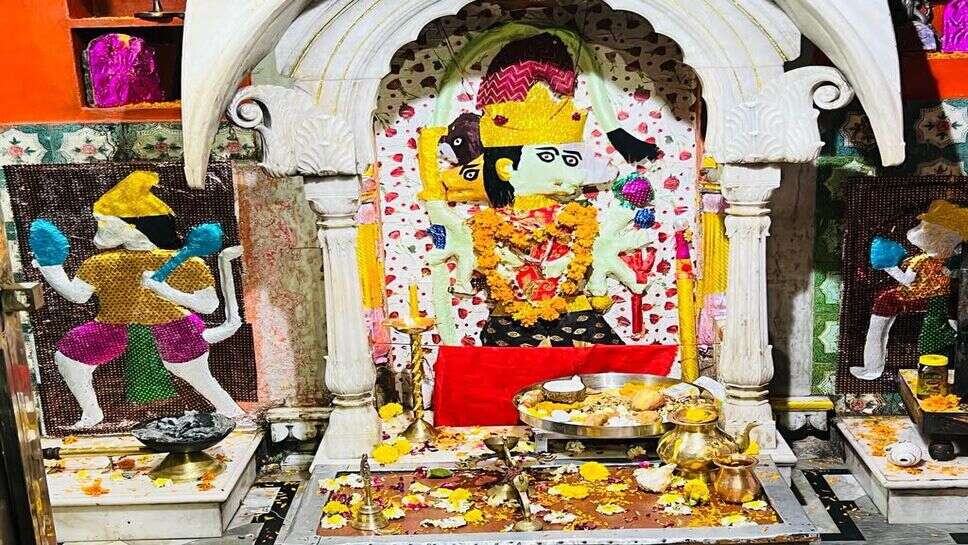 शरद पूर्णिमा महोत्सव का आयोजन पंचमुखी हनुमान जी मंदिर मे