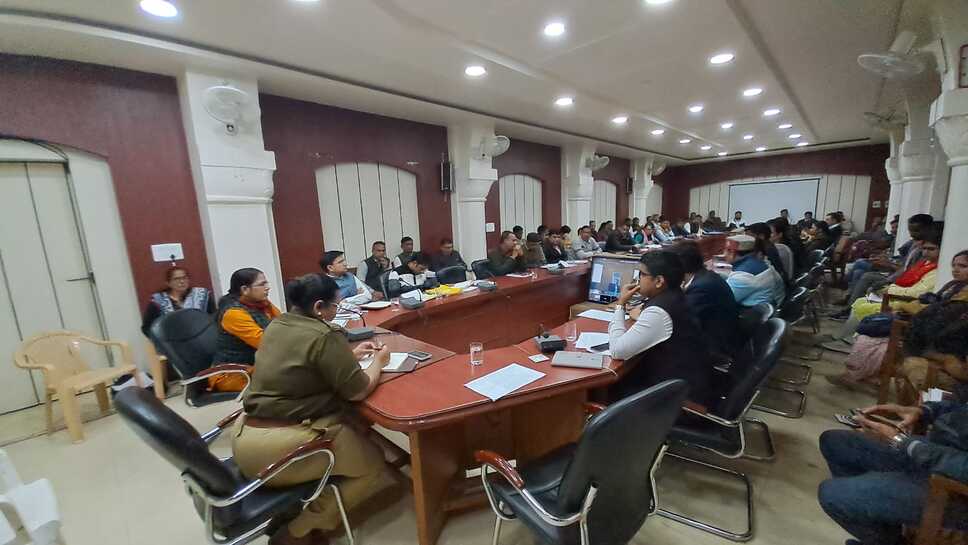 जिला स्तरीय जनसुनवाई आयोजित,103 प्रकरणों की सुनवाई कर दिए आवश्यक दिशा निर्देश