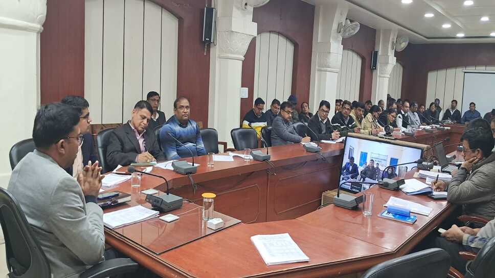सम्पर्क पोर्टल पर दर्ज प्रकरणों की समीक्षा बैठक आयोजित,संपर्क पोर्टल पर प्रकरणों के गुणवत्तापरक निस्तारण के लिए नियमित रिव्यू करने के निर्देश