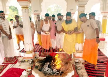 रामझरोखा कैलाशधाम में गूंजे हर हर महादेव के जयकारे, रुद्र महायज्ञ में सैकड़ों ने दी आहुतियां सावन माह में भक्तों पर बरसती है महादेव की असीम कृपा : श्री सरजूदासजी महाराज