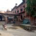 बरसाती मौसम में बार रुम से टपक रहा पानी, टूटते हुए छज्जों के बीच बैठने को मजबूर आमजन, प्रशासन बना मूकदर्शक