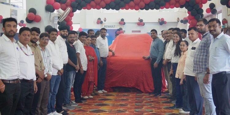 रौनक रिनॉल्ट में हुआ न्यू रेनो ट्राइबर का अनावरण