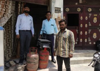 घरेलू गैस सिलेंडर्स के दुरूपयोग पर कार्रवाई,बारह घरेलू गैस सिलेंडर्स सहित अन्य सामग्री जब्त