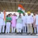 बाफना स्कूल में 3 हजार से अधिक विद्यार्थियों को कानून मंत्री अर्जुनराम मेघवाल और महावीर रांका ने वितरित किए तिरंगे”