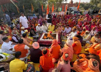 151 ब्राह्मणों ने रुद्राभिषेक, गोपाल गौयज्ञ कर सरकार की सद्बुद्धि की कामना की, संत समाज व गौभक्तों ने गोचर बचाओ का दिया संदेश