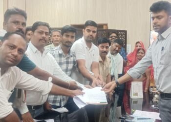 वार्ड 57, 56 और 43 की समस्याओं को लेकर नगर निगम पर प्रदर्शन, जल्द समाधान नहीं हुआ तो आंदोलन की चेतावनी