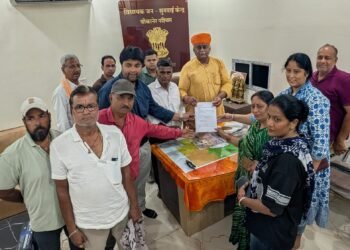 मीठे पेयजल की मांग को लेकर तीन कॉलोनियों के निवासियों ने विधायक श्री जेठानंद जी व्यास को सौंपा ज्ञापन