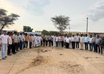 खारा उद्योग संघ ने 1100 पौधों का पौधारोपण कर हरित औद्योगिक क्षेत्र का लिया संकल्प