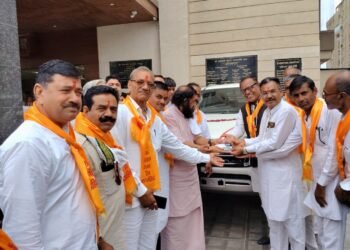 गुर्जर गौड़ प्रबुद्ध महासम्मेलन में भाजपा जिलाध्यक्ष श्याम पंचारिया का फॉर्चूनर गाड़ी भेंट कर किया सम्मान