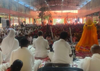मुरली मनोहर धोरा पर चातुर्मास कार्यक्रम: पद रत्नाकर गायन में गूंजे श्री राधा जी के जन्मोत्सव के बधाई पद