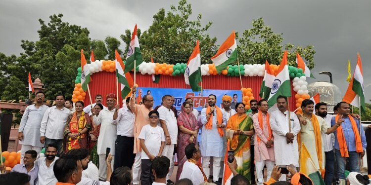 तिरंगे के रंग में रंगा बीकानेर, 10 मंडलों की तिरंगा यात्राओं का जूनागढ़ में ऐतिहासिक संगम