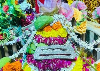 राम मंदिर में श्रावण एकादशी पर गूंजा हर-हर महादेव, सहस्त्रधारा अभिषेक के बाद हुआ भव्य श्रृंगार