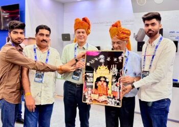 दिल्ली के इंडियन डीजे एक्सपो में बीकानेर की संस्कृति की झलक, लक्ष्मी स्पीकर्स के पुरोहित परिवार ने आहूजा परिवार का किया स्वागत