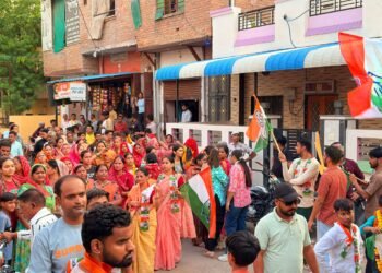 वार्ड 56 में अन्नपूर्णा कमल साध के समर्थन में उमड़ा जनसैलाब, 36 कौम का मिल रहा आशीर्वाद