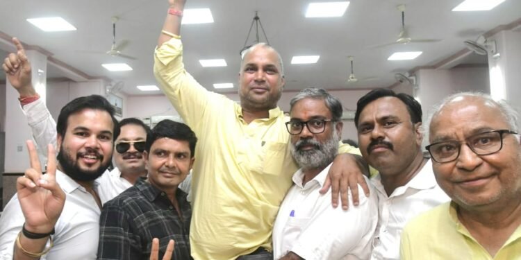 पंकज गहलोत बने बीकानेर नगर निगम के उपमहापौर, भाजपा कार्यकर्ताओं ने मनाया जश्न