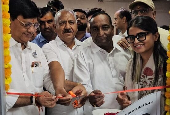 अपेक्स हॉस्पिटल में फिजियोथेरेपिस्ट डॉ. अपूर्वा बिस्सा के नए चैम्बर का उद्घाटन