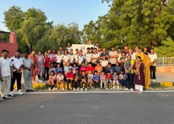 नवरात्र के उल्लास के साथ फिटनेस का जोश, DSF के संडे स्पोर्ट्स लैब में खेलों से जुड़ रहे बच्चे और युवा